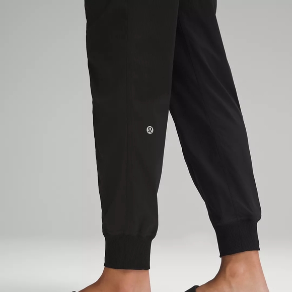 LULULEMON Mid Rise Black Dance Joggers - Picture 5 of 11